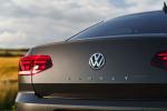 Volkswagen Passat SEL 2019 года (UK)